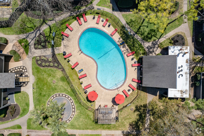 Building Photo - The Grand Hampton at Clear Lake