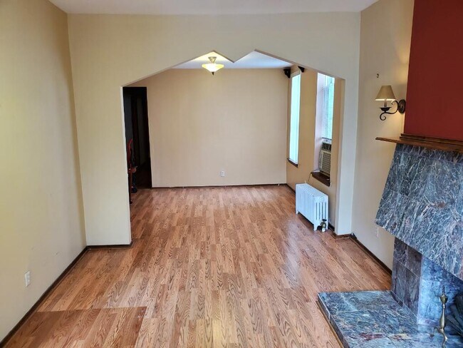 Living Room/Dining room - 515 81st St