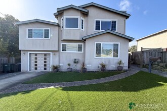 Building Photo - 781 Alta Loma Dr
