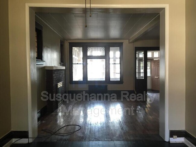 Building Photo - 514 Radnor St