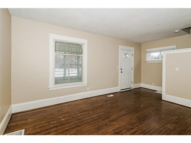 Foto del edificio - 4042 Clinton Ave