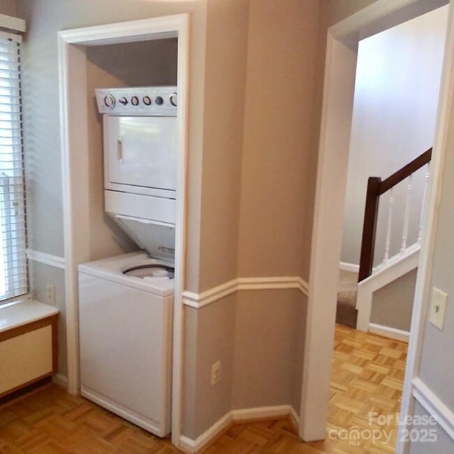 Building Photo - 8216 Legare Ct
