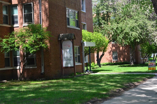 Building Photo - 300 16th St NE