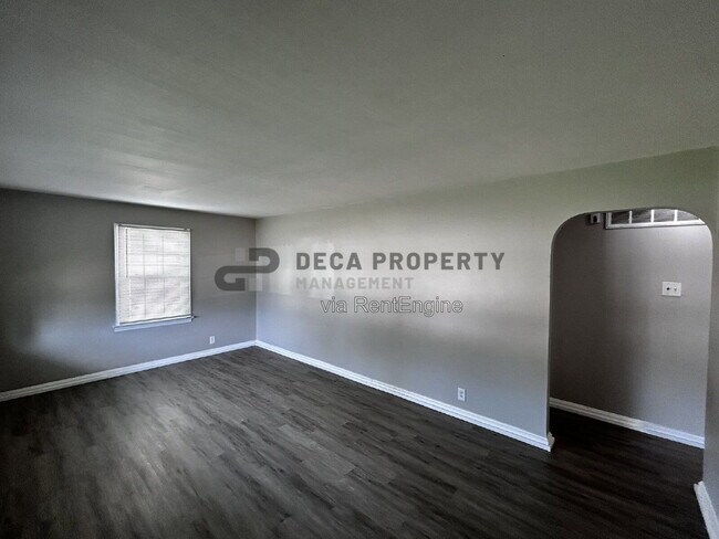 Building Photo - 6108 Eaton Dr