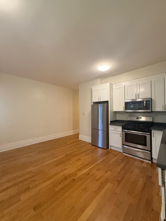 Building Photo - 646 Natoma St