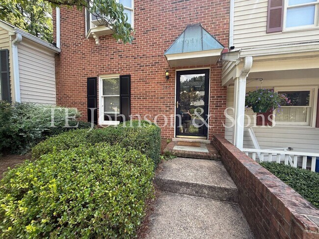 Foto del edificio - Stylish Townhome with Ensuite Baths & Comm...