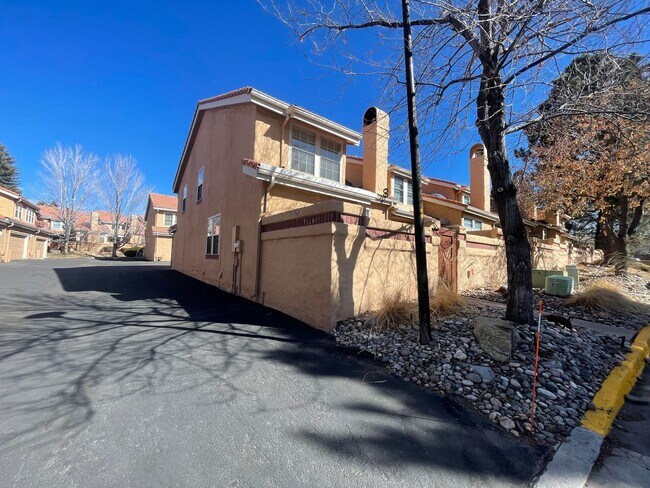 Foto del edificio - $0 DEPOSIT OPTION. LUXURIOUS 3BED/3.5 BATH...