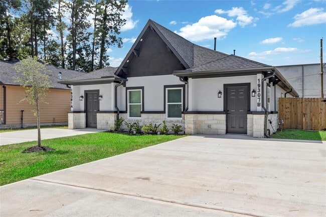 Building Photo - 19307 Sears Dr