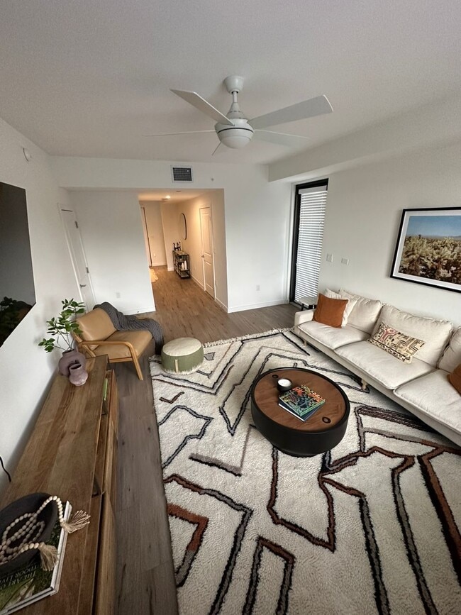 Foto del edificio - 7230 W 2nd Ln