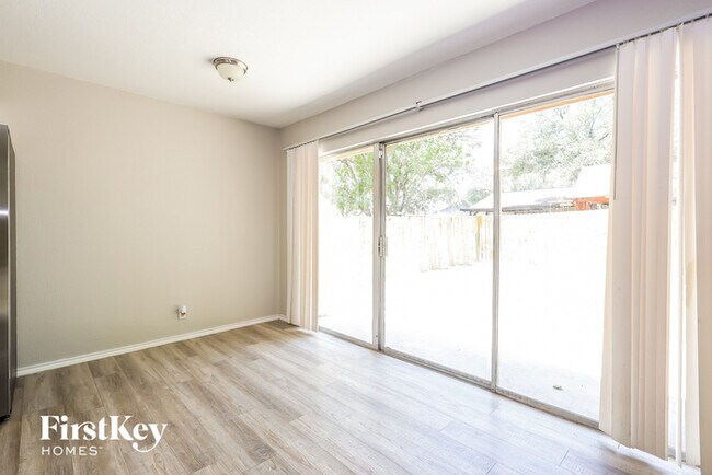 Building Photo - 9707 Bear Creek Dr