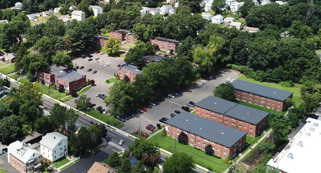 Springwood Gardens Apartments in New Britain, CT