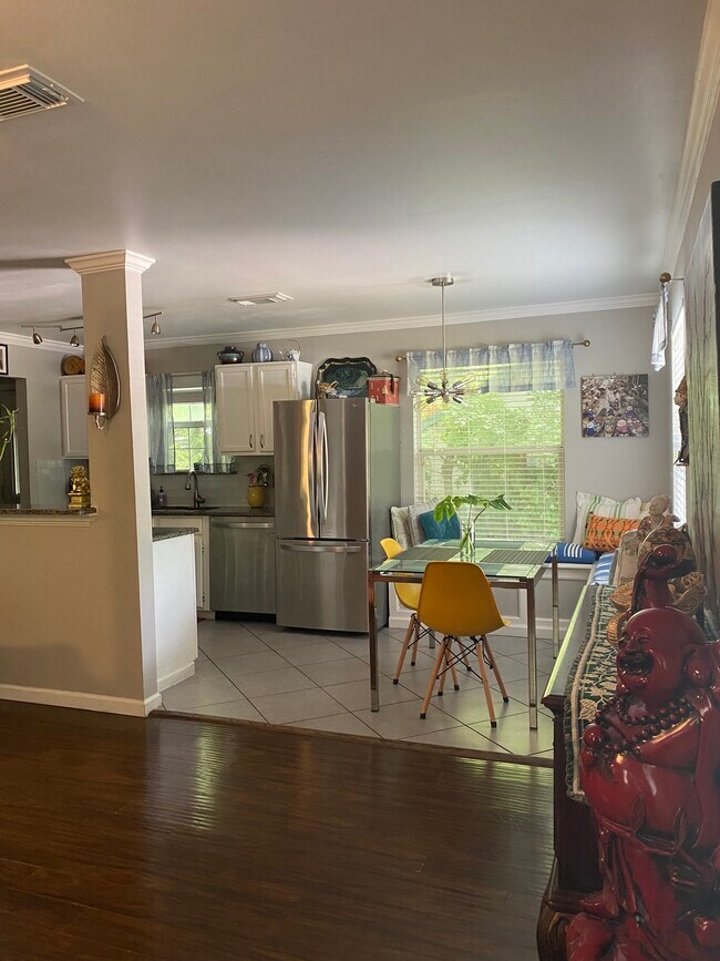 Foto del edificio - 1804 Holly St