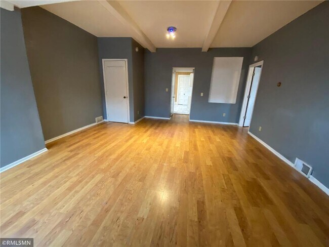 Building Photo - 734 Bradley St