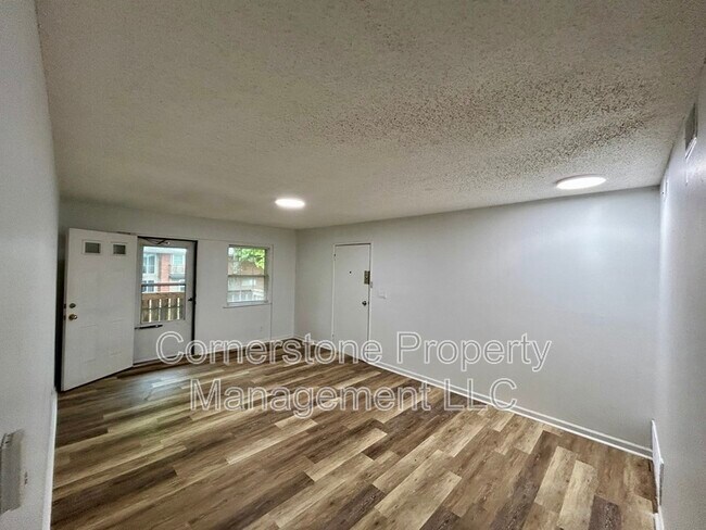 Foto del edificio - 2506 Redbud Ln