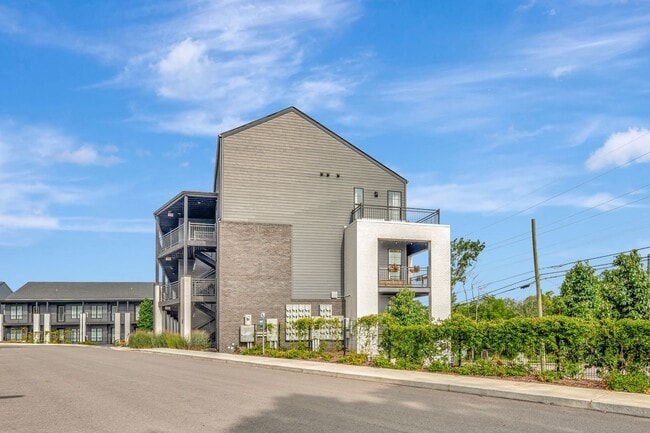 Building Photo - **Move-In Special - $500 off first month's rent**