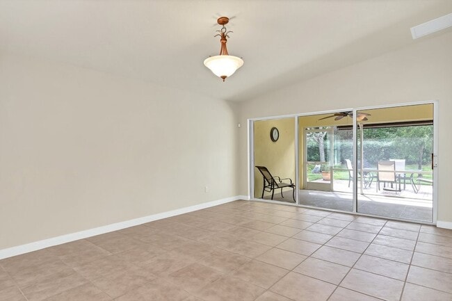 Foto del edificio - 4969 Corsica Square