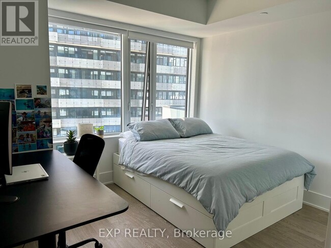 Photo du bâtiment - 470-1470 Front St W