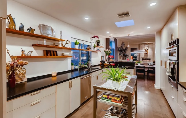 Foto del edificio - 6834 N 17th Pl