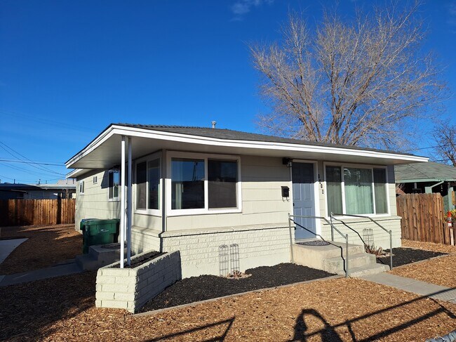 Front yard - 1410 E St