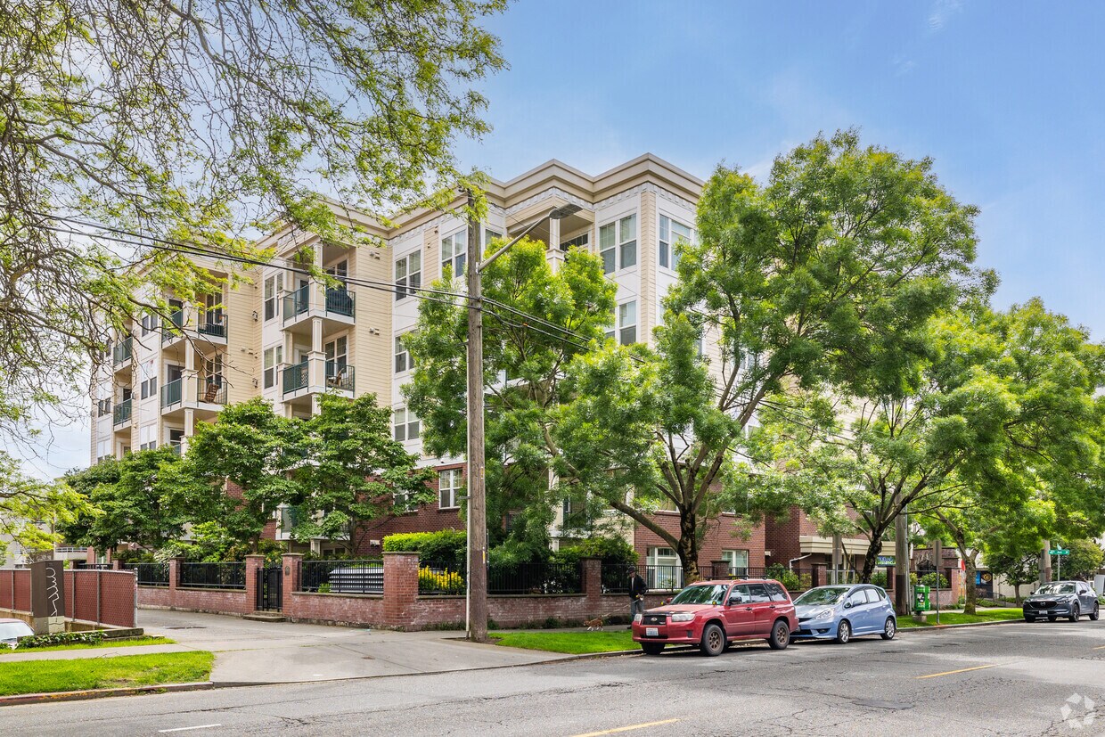 Foto principal - 530 4th Ave W