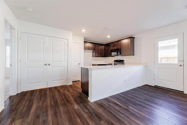 Building Photo - 7313 Woodpecker Dr