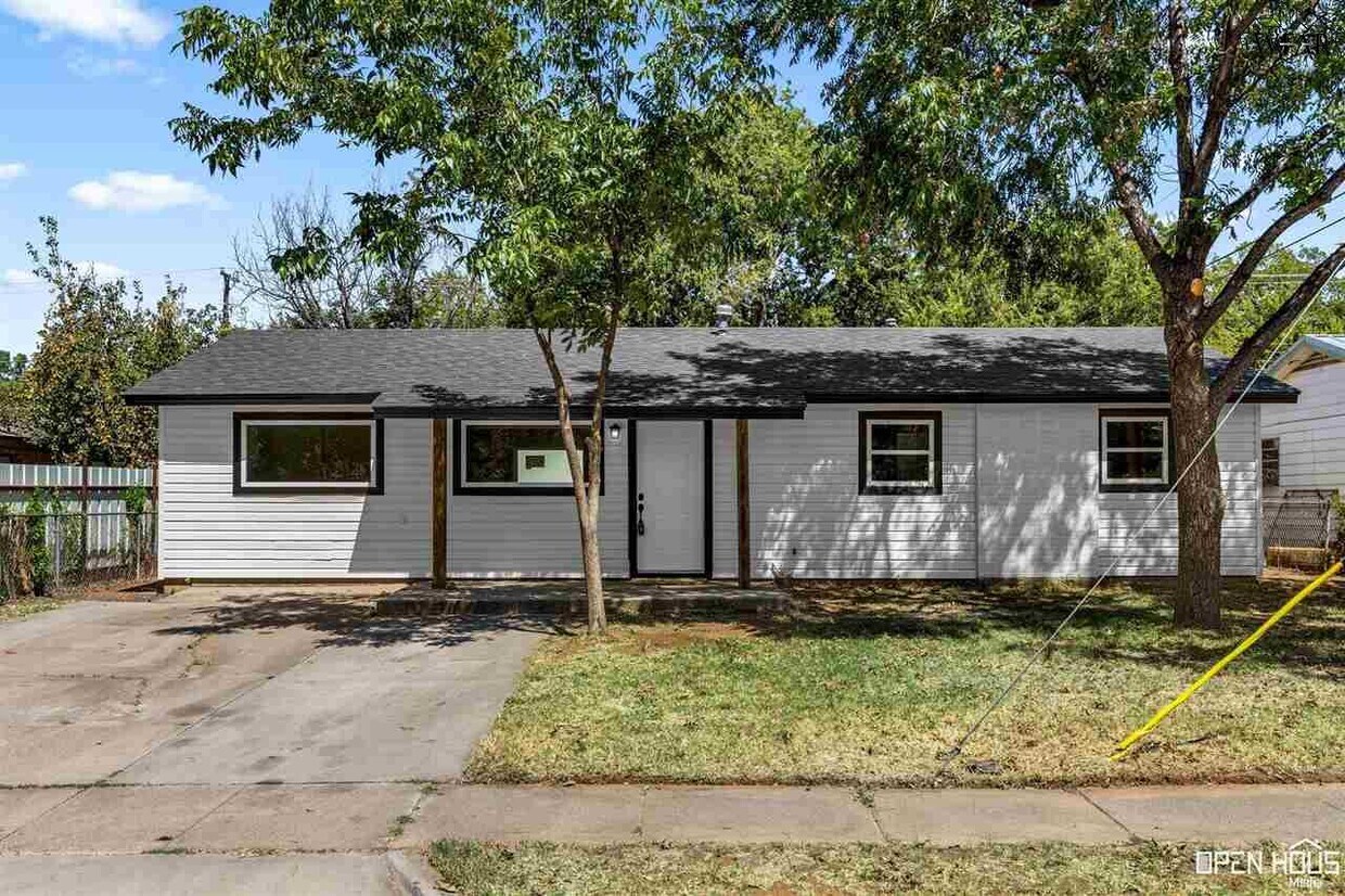 1715 Deer Park Way, Wichita Falls, TX 76306 House Rental in Wichita