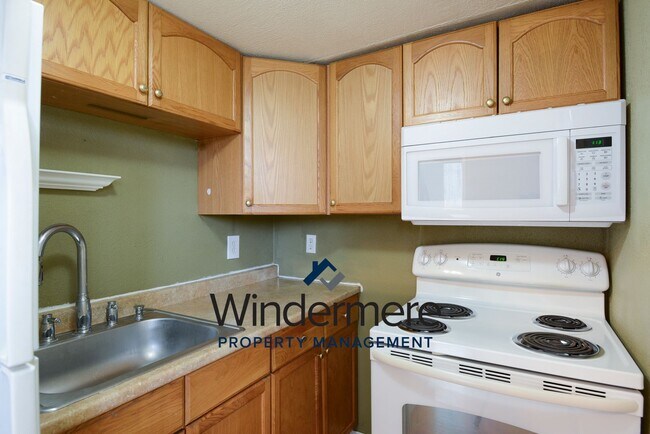Foto del edificio - 1 Bed 1 Bath House in Rolling Hills