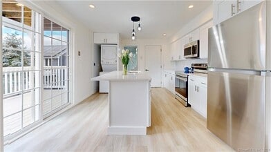 Building Photo - 37 Village Rd