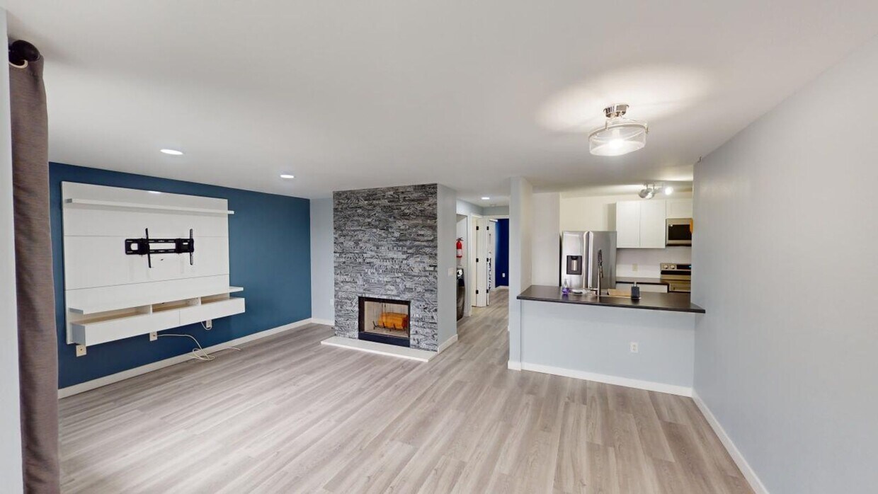 Luxury Condo, Close To Nike & Intel, Detac... - No Deposit w/RHINO! Water, Sewer Garbage I...