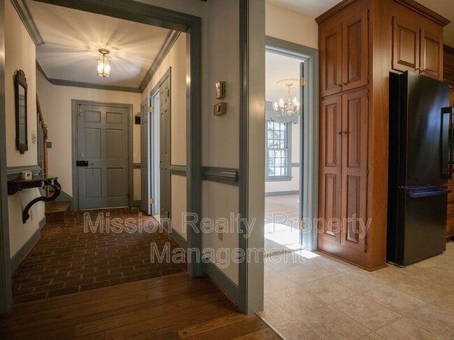 Foto del edificio - 7580 Rockfalls Dr
