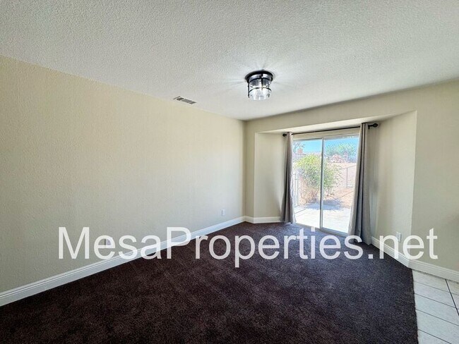 Foto del edificio - 17787 Birch St