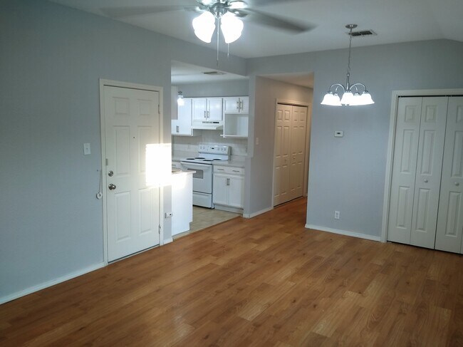 Sala de estar/comedor - 6306 Green Top Dr