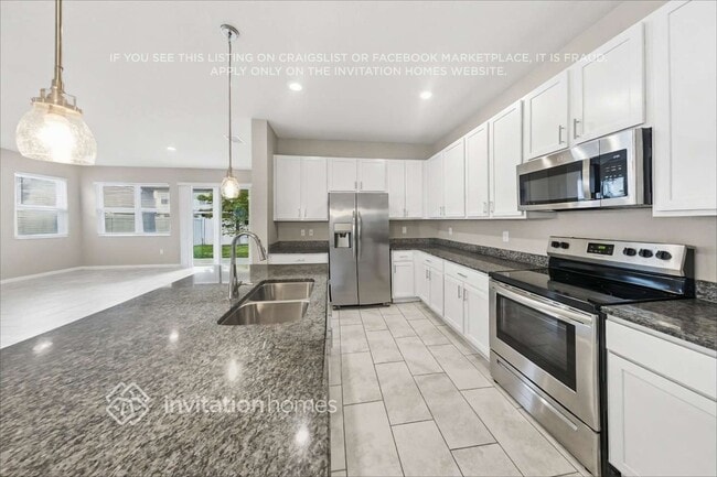 Building Photo - 14231 Seranoa Dr