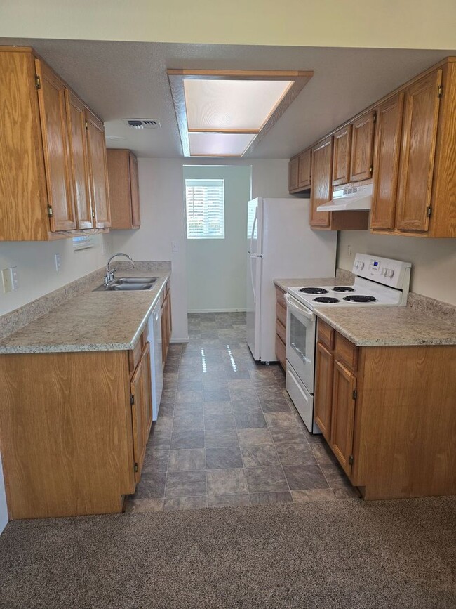 Building Photo - WD 2207