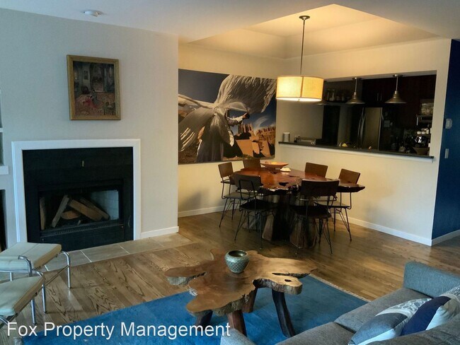 Building Photo - 2 br, 2 bath House - 1529 Spruce Street Un...