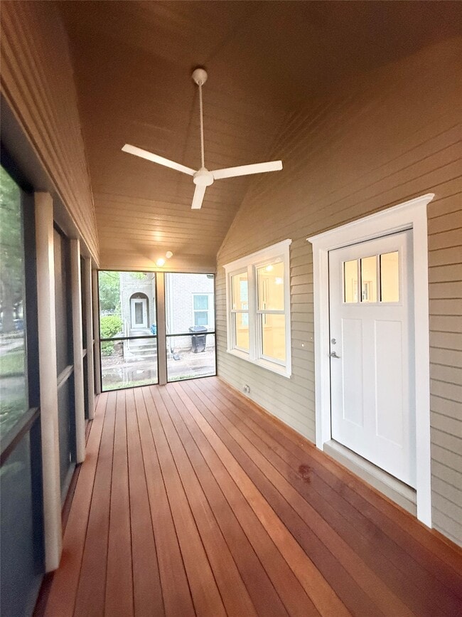 Building Photo - 1412 Sul Ross St