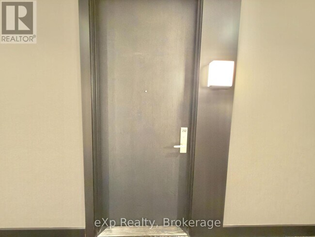 Photo du bâtiment - 55 Duke St W