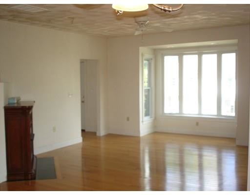 Foto del edificio - 37 E Main St