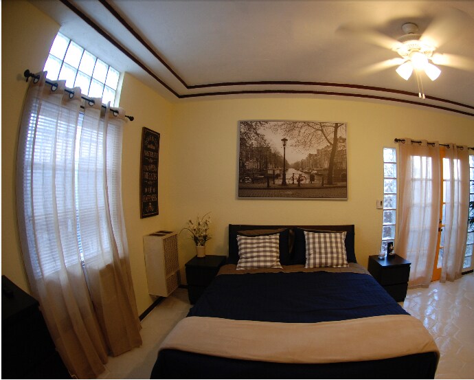 Foto principal - 6131 Orange St
