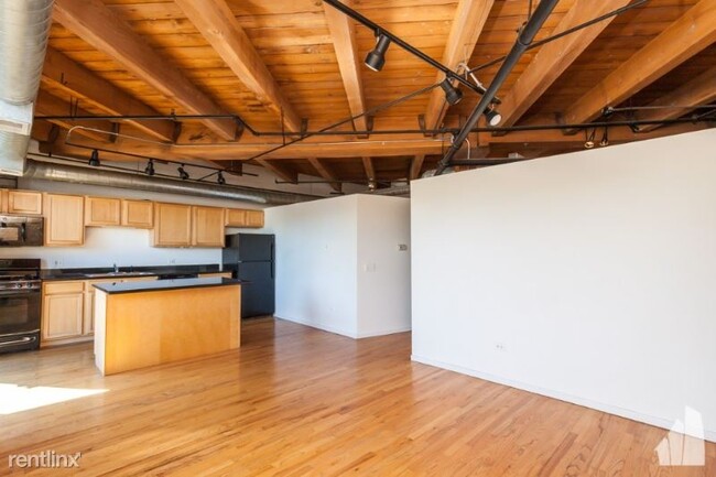 Building Photo - 2151 N California Ave