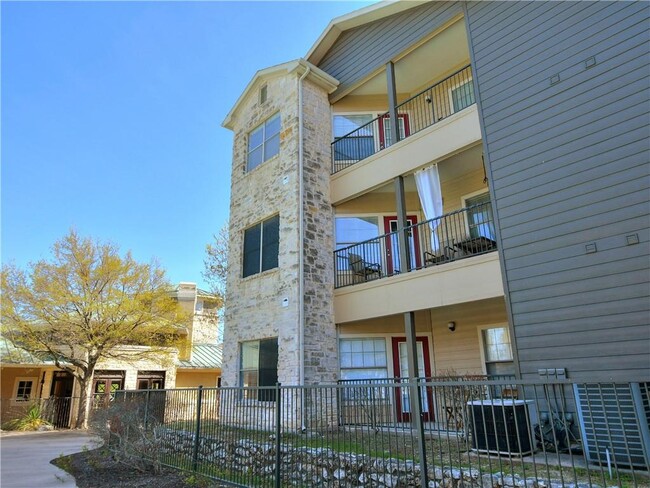 Building Photo - 2320 Gracy Farms Ln