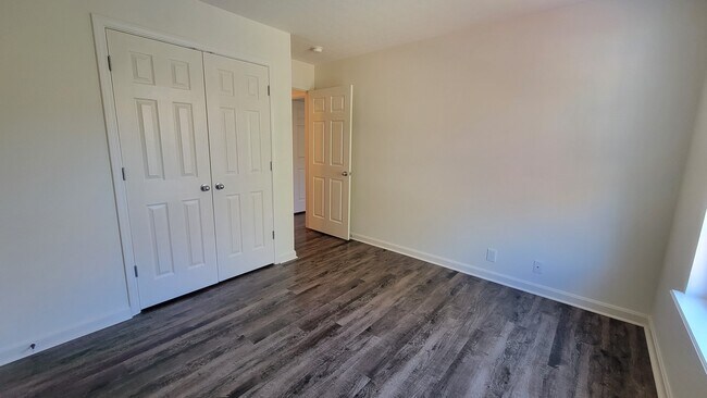 Building Photo - Woodfield