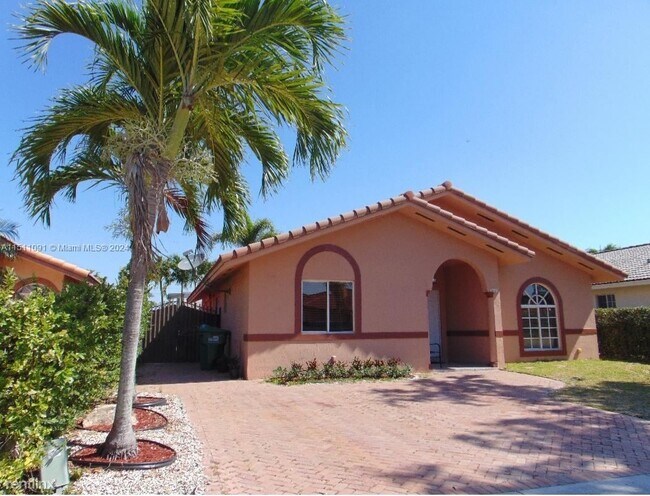 Building Photo - 3 br, 2 bath House - 13817 SW 154th St