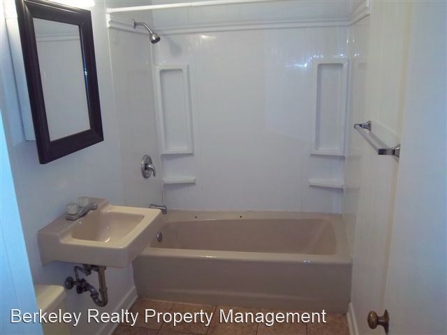 Building Photo - 2 br, 1 bath House - 136 W. Semple Road