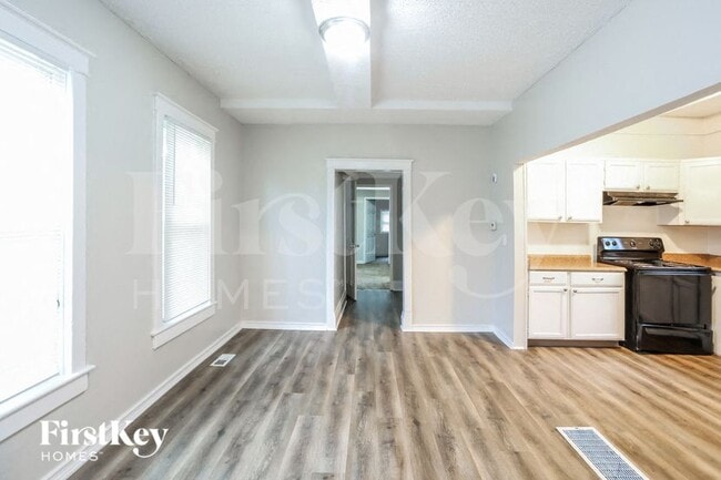 Building Photo - 2448 Norton Ave