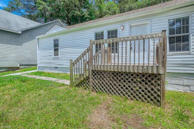 Foto del edificio - 3 br, 2 bath House - 2025 North Ave