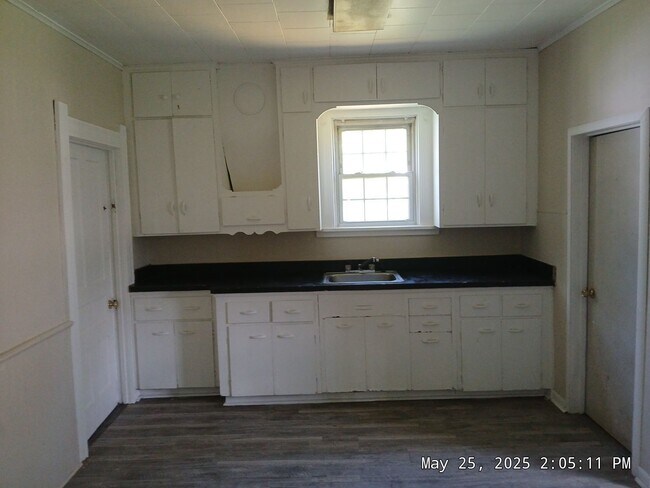 Foto del edificio - 119 Everett St