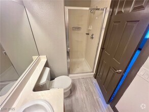 Building Photo - 604 Celso Ct