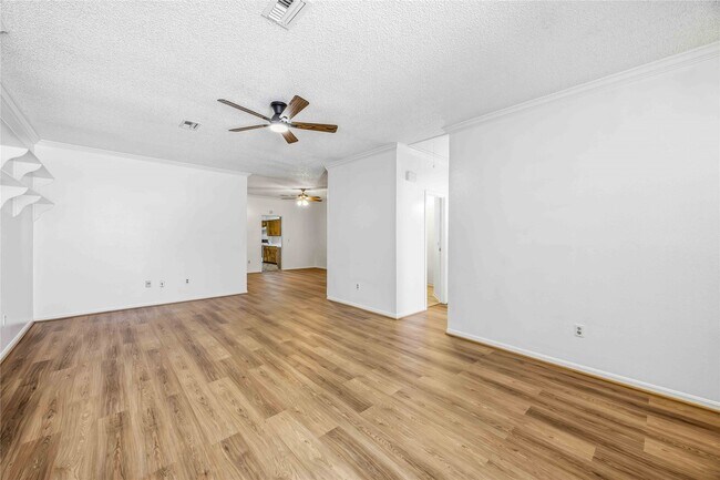 Foto del edificio - 9410 Stonehouse Ln