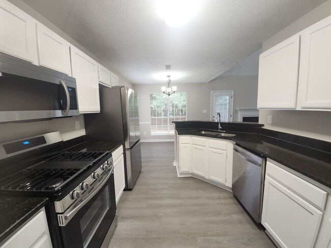 Building Photo - 3225 Landgraf Close